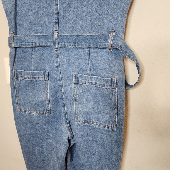 NWT BLANK NYC Womens Sleeveless Denim Belted cropped Jumpsuit. size medium. - Picture 8 of 16